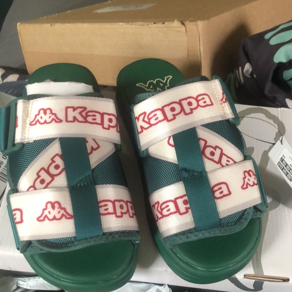 These are kappa slides they are a size 5 in women’s - Picture 4 of 4